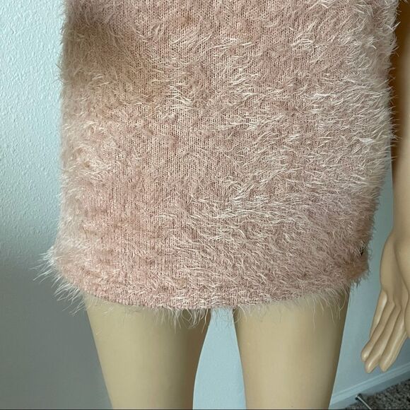 Guess Off The Shoulder Fuzzy Fitted Blouse Blush Pink Size XL - Picture 6 of 16